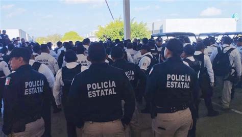 Policías de Campeche toman instalaciones de la Secretaría de Seguridad