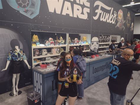 Swtorista 🔜 SWCA on Twitter: "I got to interview @loungefly and they brought the #KOTOR Revan ...