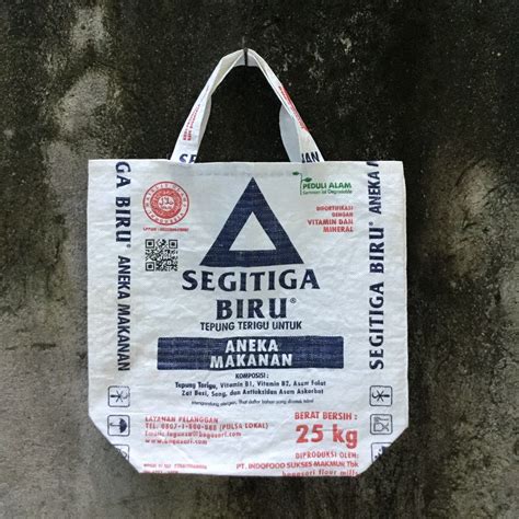 Tas Karung Terigu Segitiga Biru Desain Kerajinan Tangan Barang