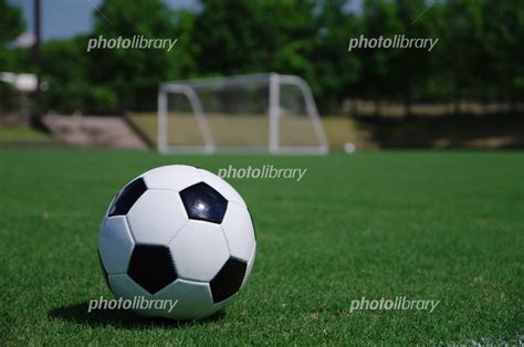 サッカーボールとゴール 写真素材 911989 フォトライブラリー Photolibrary