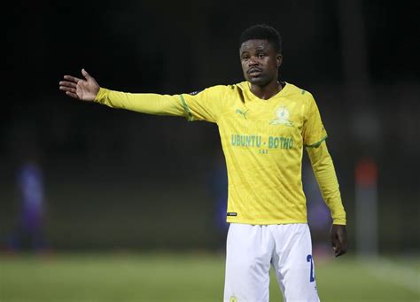 New Home Lesedi Kapinga Joins Orlando Pirates On A 3 Year Contract