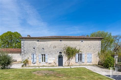 Character houses for sale in France in Charente-Tuscany