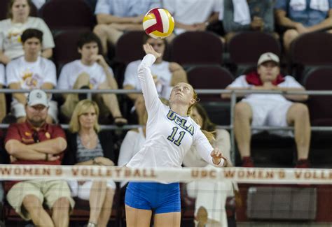 Womens Volleyball Adapts Approach Makes Offense The New Defense