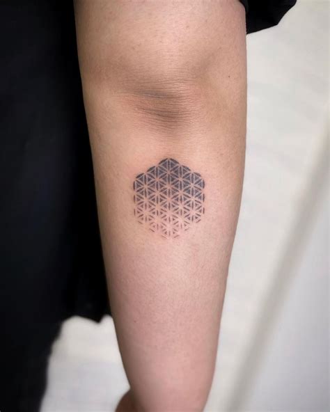 Top 30 Gorgeous Flower Of Life Tattoo Design Ideas 2021 Updated Flower Of Life Tattoo Life