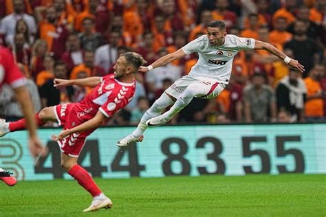 Hakim Ziyech D Bute En Force Avec Galatasaray