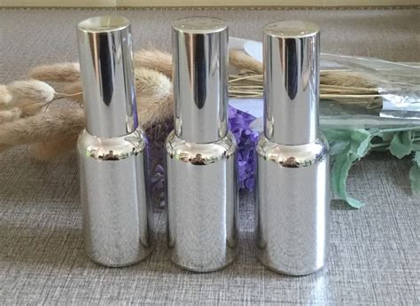 Empty Luxury Silver 1 Ounce Fine Mist Spray Bottle For Perfume