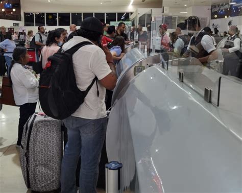 Señalan mal servicio de aerolínea en Chiapas