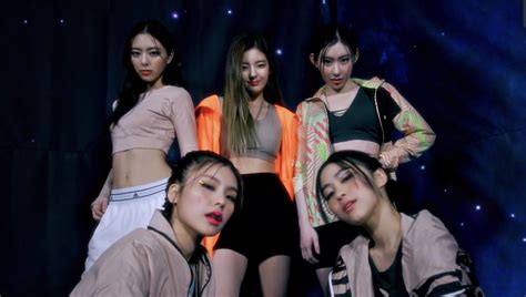 ITZY Worldwide Team On Twitter DAZED KOREA YouTube Update 220329 Hi