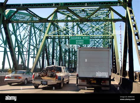 Columbia River Border state line between Washington WA and Oregon OR US ...