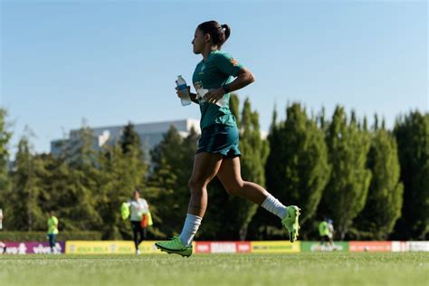 Pia Comanda Primeiro Treino Da Sele O Feminina Grupo Completo