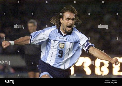 Gabriel Batistuta Fotografías E Imágenes De Alta Resolución Alamy Reebok