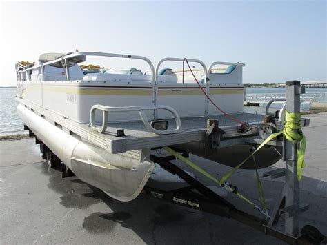 Fisher Freedom 240 DLX 1997 for sale for $6,300 - Boats-from-USA.com