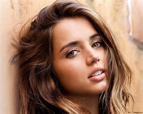 Download Spanish Woman Ana De Armas Leaning On Wall Wallpaper