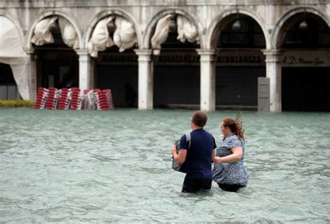 Venice Is Experiencing Its Worst Flooding In 10 Years And The Pictures ...