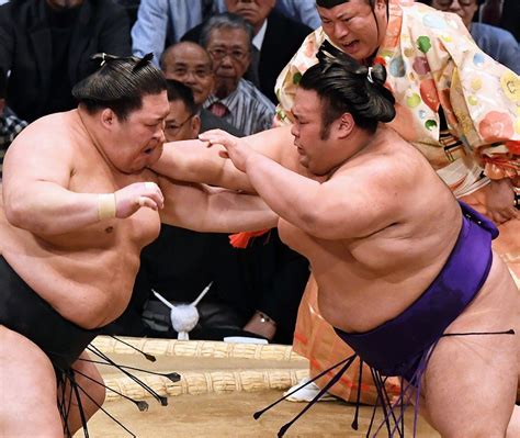 大相撲九州場所：2日目 稀勢、連敗発進 [写真特集1 8] 毎日新聞