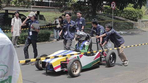 Tim Mobil Listrik Rakisa Ikuti Kompetisi Mobil Listrik Indonesia