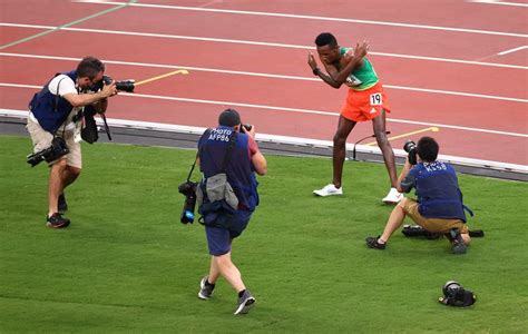 Etiope Barega Gana El Oro En Los 10 000 Mts Masculinos De Los Juegos De