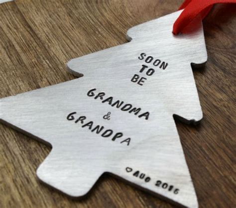 5 Creative Pregnancy Announcement Gifts for Grandparents