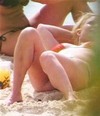 Jessica Simpson S Boobs Vs Hilary Duff S Booty In A MILF Bikini Battle