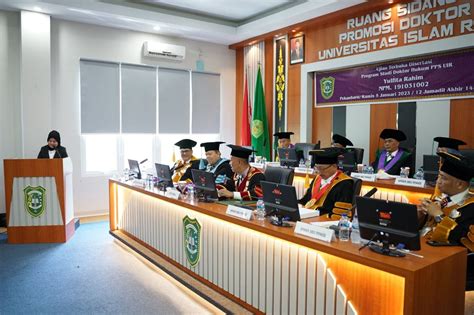 Ujian Terbuka Disertasi Program S Ilmu Hukum Uir Yulfita Rahim Raih