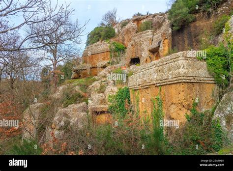 Etruscan tombs hi-res stock photography and images - Alamy