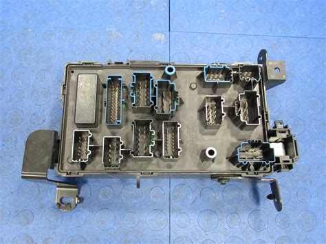 03 05 Ford F250 F350 Super Duty Excursion Under Dash Fuse Box 3c7t 14a067 Dc 180 Importapart