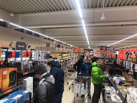 Otwarcie Pierwszego Sklepu Lidl Polska W Buczkowicach Klienci Pojawili