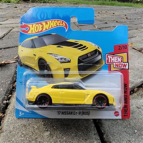 Hot Wheels Nissan Gt R R Yellow Short Card Shopee Malaysia