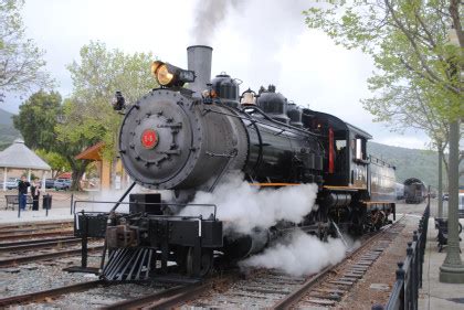 The engine came out to switch onto its trainset for our trip at 9:00 AM.