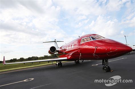 Fliegen Wie Ein Weltmeister Der Privatjet Von Lewis Hamilton