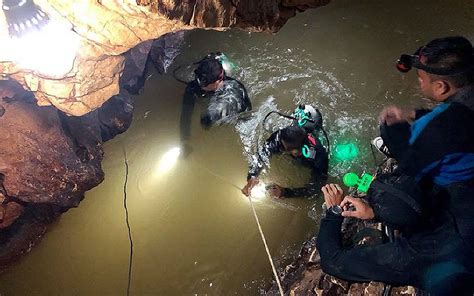 British Divers Share Gripping Details Of Thai Cave Rescue Rnz