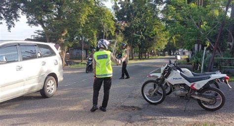 Cegah Adanya Pelanggaran Lalu Lintas Sat Lantas Polres Bangka Barat Rutin Lakukan Strong Point