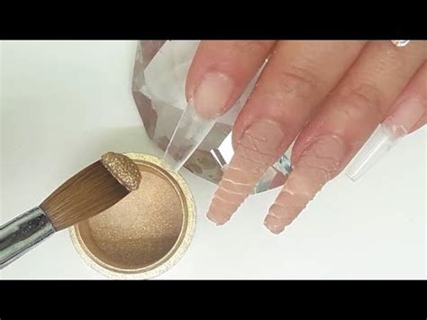 Uñas acrílicas Nude y Dorado con efecto sirena YouTube