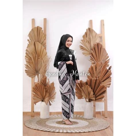 Jual 1 Set Kebaya Kutubaru Jarik Wiru Instan Selendang Motif