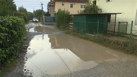 Stanari Iz Ove Ulice Na Zagori U Ma Taju O Asfaltu Uo I Izbora