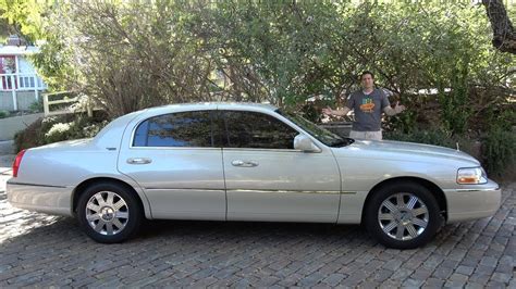 The Lincoln Town Car Was The Last True American Luxury Sedan