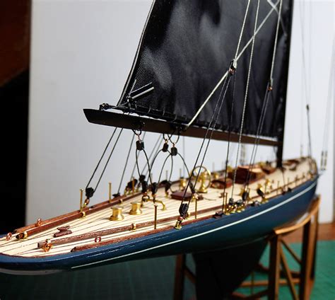 Endeavour Yacht J Class Amati Page