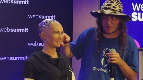 Coletiva de Imprensa com Sophia, o Robot -Singularity NET - YouTube