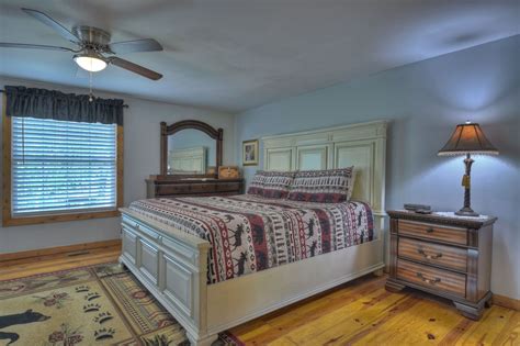 Bear Naked Hideaway Cabin Rental A Blue Ridge Vacation A Blue