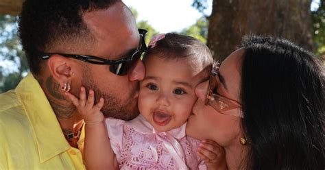 Fam Lia Feliz Neymar Curte Piscina Bruna Biancardi E Mavie Ap S