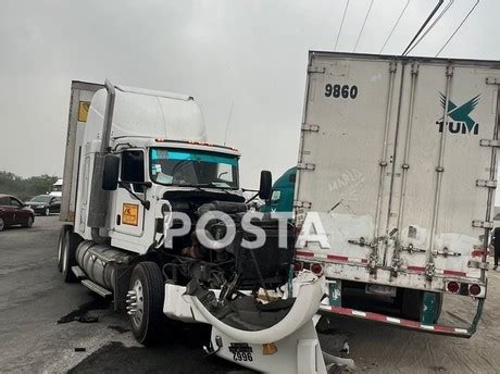 Choque De Tr Ileres En La Carretera A Monclova Deja Un Lesionado