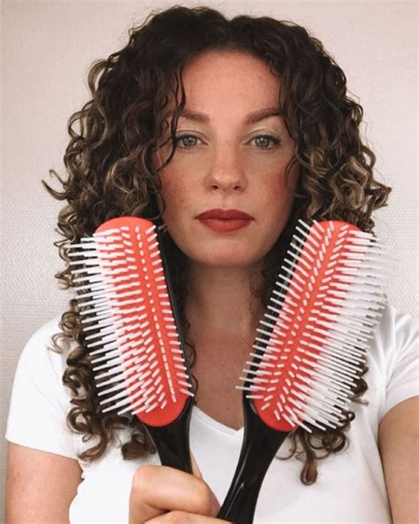 How To Choose The Right Denman Brush For Your Curls