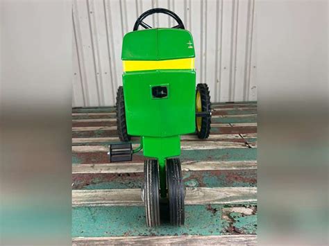 Ertl John Deere Pedal Tractor Gavel Roads Online Auctions