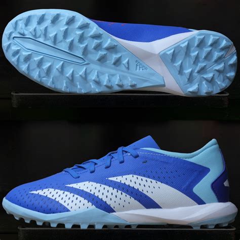 Commuters debate the wpg transit navigo accuracy during rush hour 4