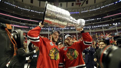 NHL Chicago Gewinnt Zum Sechsten Mal Den Stanley Cup Krone At