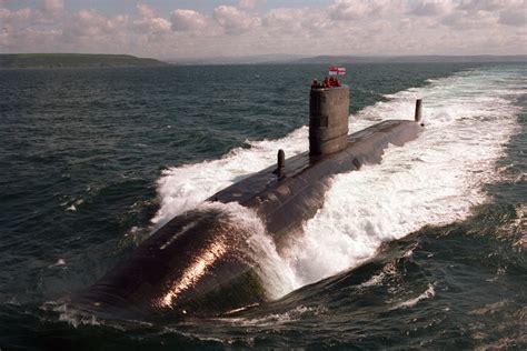 TRAFALGAR CLASS FLEET SUBMARINE HMS TURBULENT AT SEA. | Defence Forum & Military Photos ...