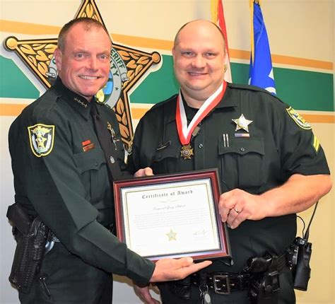 Lake County Sheriff Lauds Corporal For Helping To Save Bleeding Mans