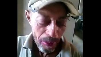 Viejo caliente poniéndose lápiz labial en la boca para chupar a Alex de Minecraft XVIDEOS