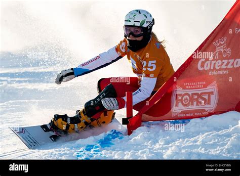 KEISER Jessica SUI participant à la coupe du monde de snowboard FIS