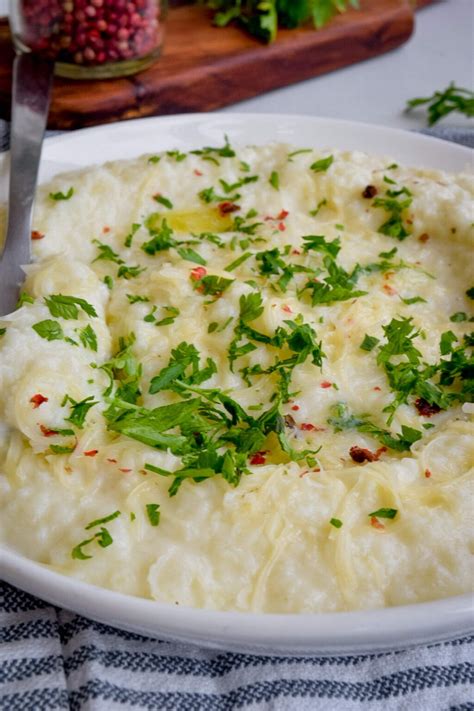 Сливочное пюре из цветной капусты с сыром - СделаемВкусно.ру
